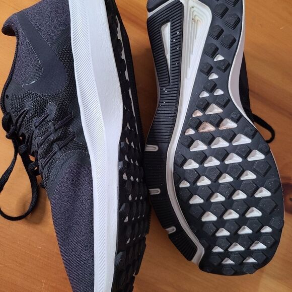 Nike Run Swift Black/Oil Gray Vast Sneakers - Picture 6 of 6